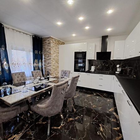 Apartment Monaco Рийека Екстериор снимка