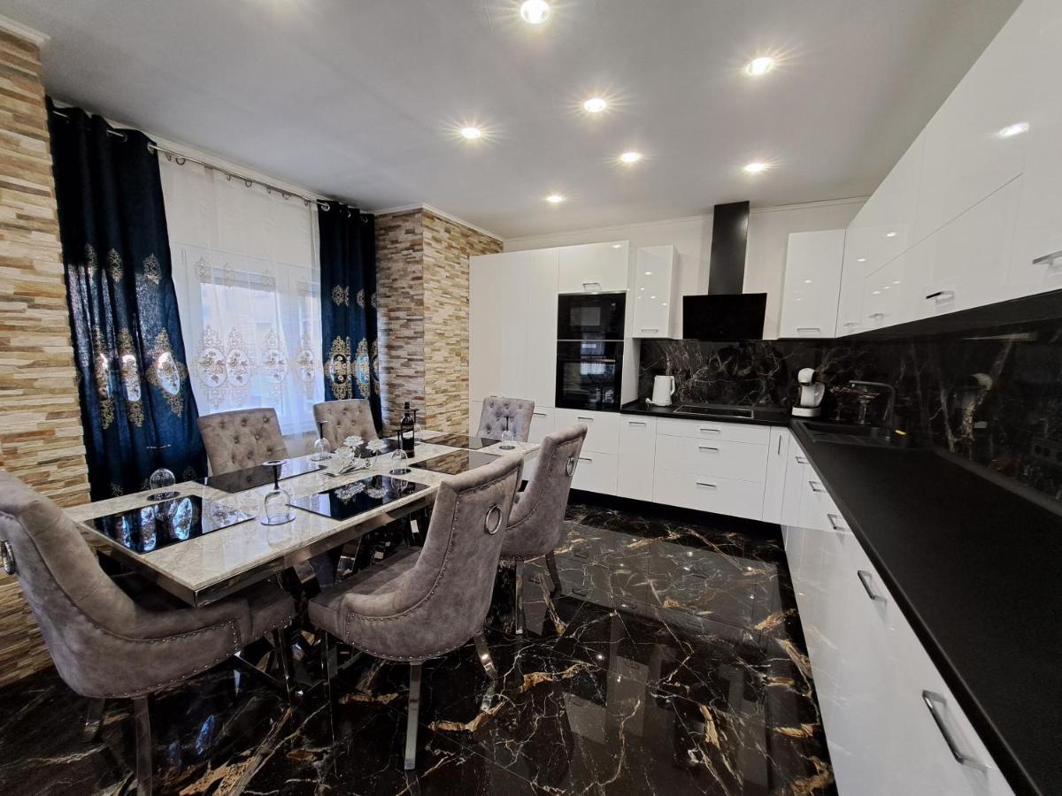 Apartment Monaco Рийека Екстериор снимка